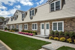 332 Terrace Rd in Bayport, NY - Building Photo