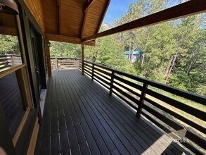 54705 Pine Crest Ave in Idyllwild, CA - Foto de edificio - Building Photo