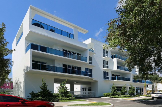 The One Luxury Condominiums in Lake Worth, FL - Foto de edificio - Building Photo