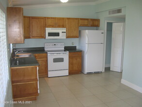 211 Pierce Ave in Cape Canaveral, FL - Building Photo - Building Photo