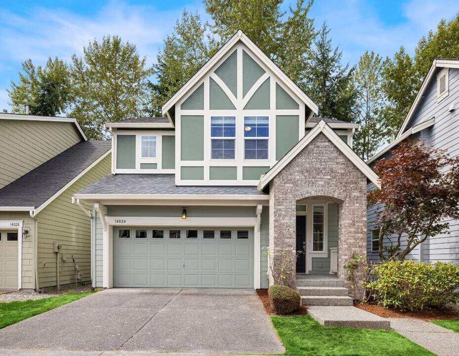 14024 32nd Dr SE in Mill Creek, WA - Building Photo