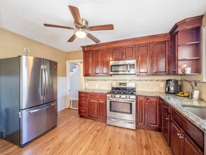 18 Own Home Ave in Wilton, CT - Building Photo - Building Photo
