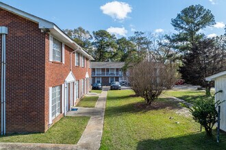 Birchwood Estates in Hattiesburg, MS - Building Photo - Building Photo