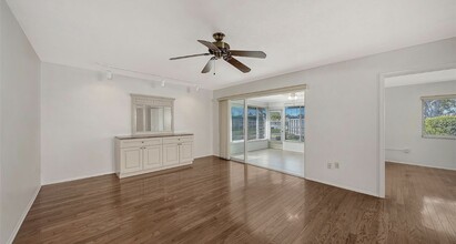 2603 Riverbluff Pky, Unit Villa #141 in Sarasota, FL - Building Photo - Building Photo