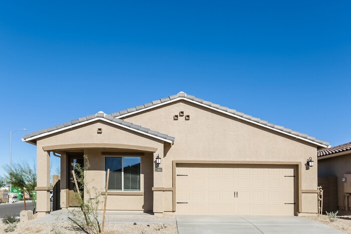 11492 W Camden Dr in Youngtown, AZ - Building Photo