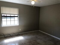 2131 Corinne St in Tallahassee, FL - Building Photo - Building Photo