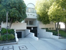 4453 Woodman Ave in Los Angeles, CA - Building Photo