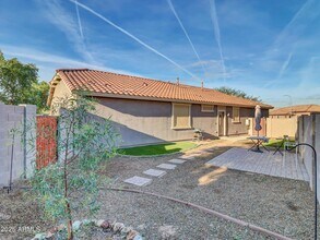 3405 W Alta Vista Rd in Phoenix, AZ - Building Photo - Building Photo