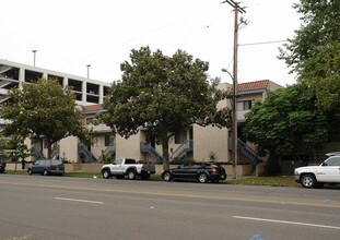 1030 Santa Ana Blvd in Santa Ana, CA - Foto de edificio - Building Photo