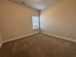 5163 Woodline View Ln in Auburn, GA - Building Photo - Building Photo