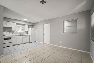 77-77 Cypress St in North Fort Myers, FL - Building Photo - Building Photo