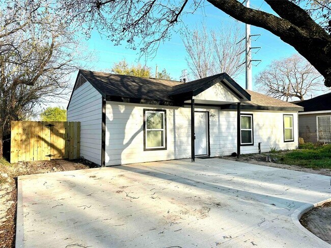 1417 Sheryl St photo'