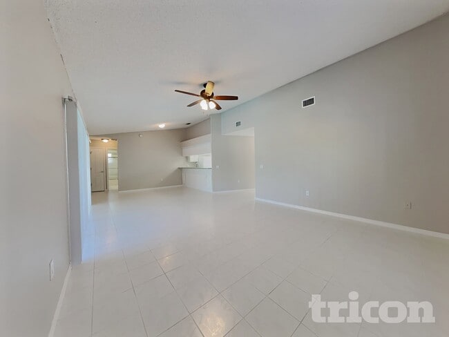 7419 Valley Ct in New Port Richey, FL - Foto de edificio - Building Photo