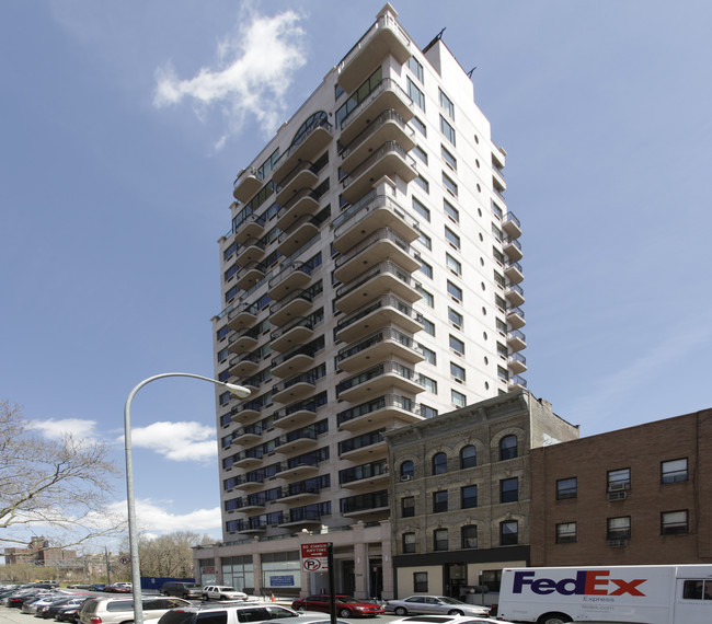 Bridgeview Tower Luxury Condos in Brooklyn, NY - Building Photo - Building Photo