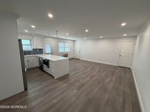 135 Wharfside Dr in Monmouth Beach, NJ - Building Photo - Building Photo