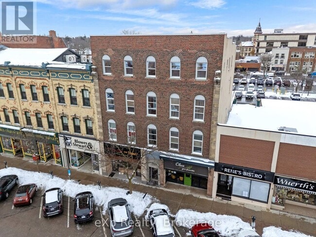 24 Wellington St in Stratford, ON - Building Photo - Building Photo