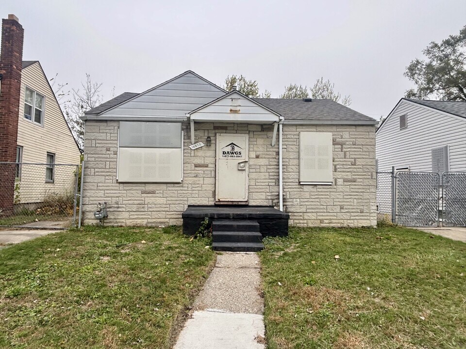 19675 Rogge St in Detroit, MI - Building Photo