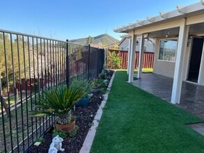 180 Lehman Way in Hemet, CA - Building Photo - Building Photo