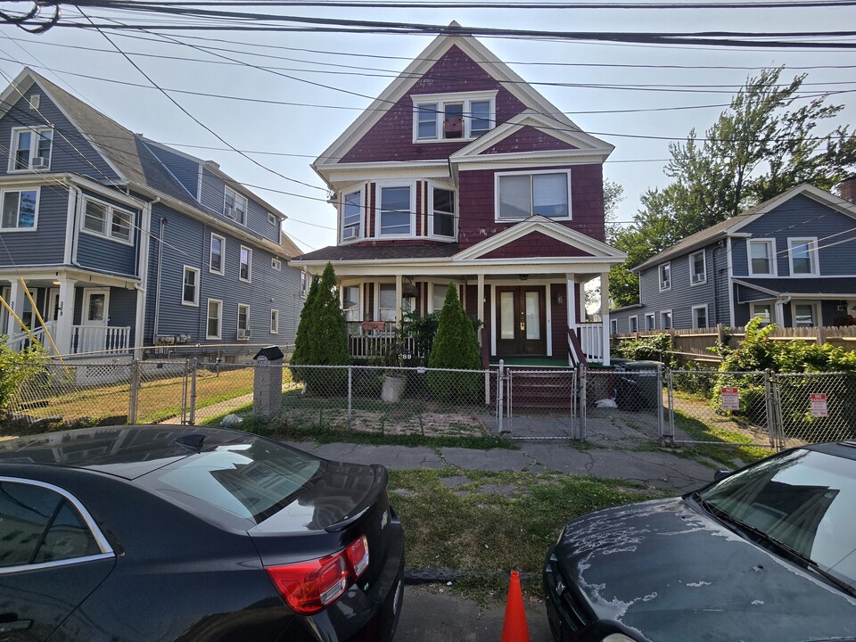 389 Carroll Ave in Bridgeport, CT - Building Photo
