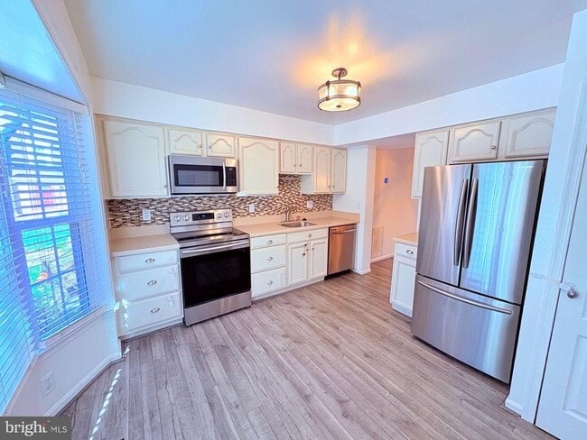 12010 Glen Alden Rd in Fairfax, VA - Building Photo - Building Photo