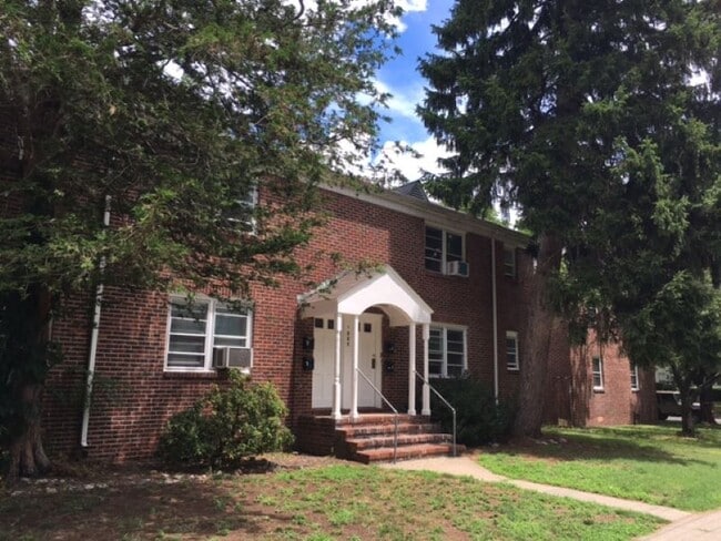 720 Burnside St in Orange, NJ - Foto de edificio - Building Photo