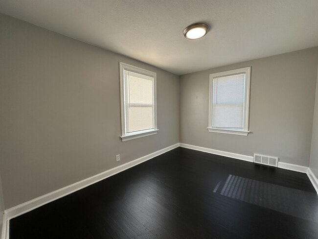 property at 1915 Auburn St