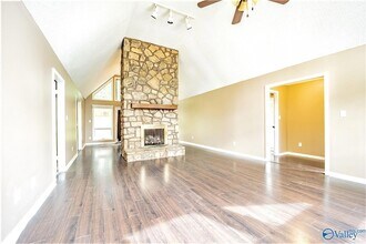 710 Crestview Dr in Madison, AL - Foto de edificio - Building Photo