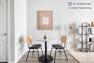 5535 Westlawn Ave in Los Angeles, CA - Building Photo - Building Photo