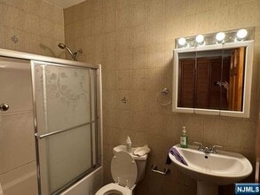 228 Main St in Ridgefield Park, NJ - Building Photo - Building Photo
