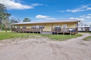 10821 TX-150 in Shepherd, TX - Building Photo