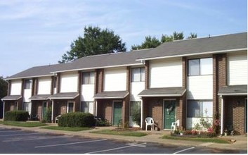 Chadwick Apartments in Eden, NC - Building Photo - Building Photo