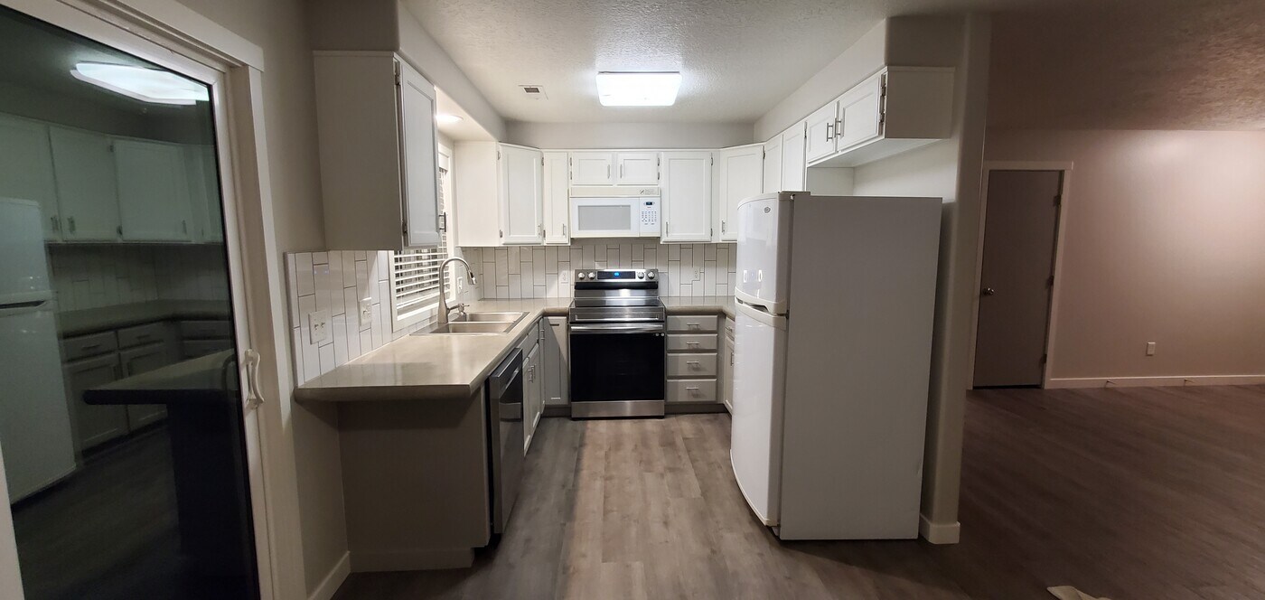 9316 W Cory Ln in Boise, ID - Building Photo