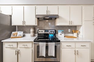 Arches Apartment Homes