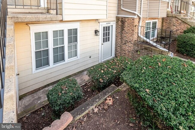 property at 16342 Taconic Cir