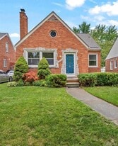 1790 Kenmore Dr in Grosse Pointe Woods, MI - Building Photo