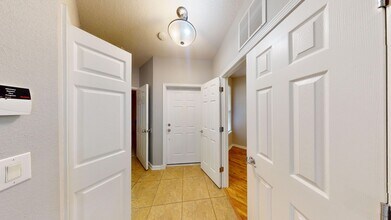 6501 White Blossom Cir in Jacksonville, FL - Building Photo - Building Photo