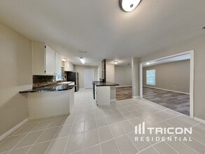 1334 Stately Oaks Dr NW in Winter Haven, FL - Building Photo - Building Photo