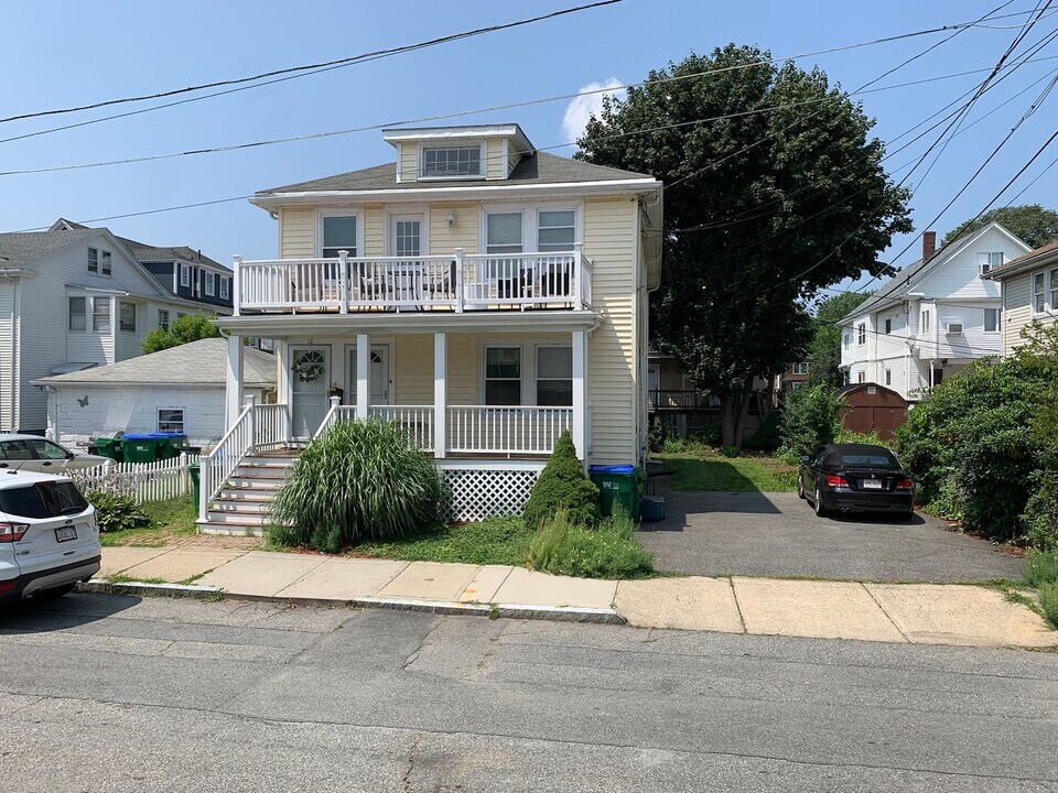 14 Henley St in Medford, MA - Building Photo