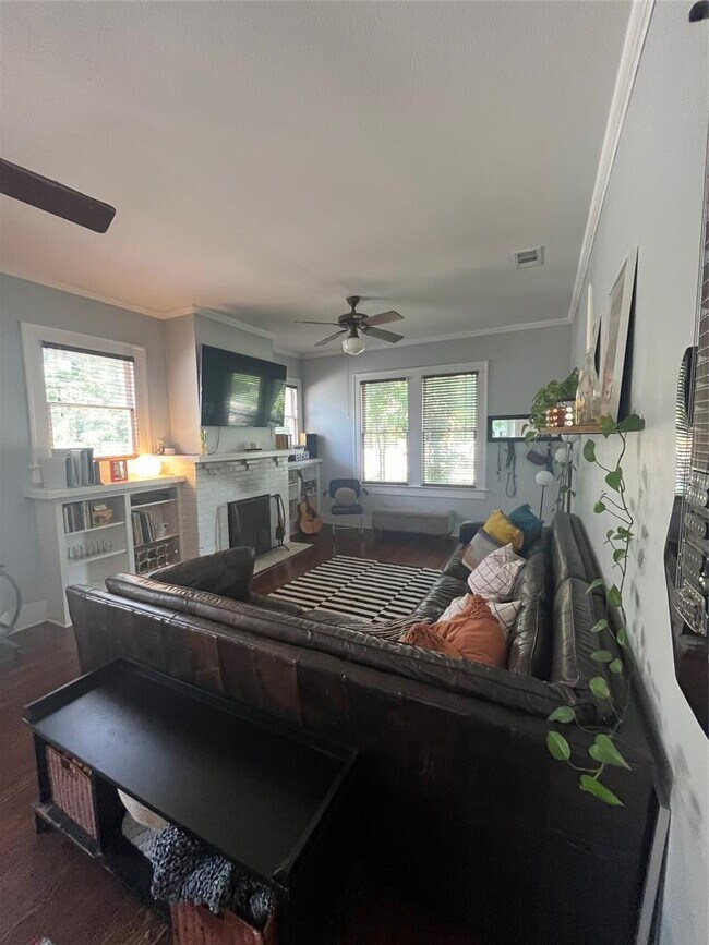 1004 Elm St in Austin, TX - Building Photo - Building Photo
