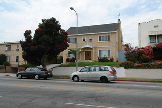 233 S Virgil Ave in Los Angeles, CA - Building Photo - Building Photo