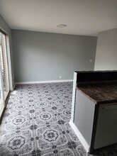 8929 Robin Dr in Des Plaines, IL - Building Photo - Building Photo