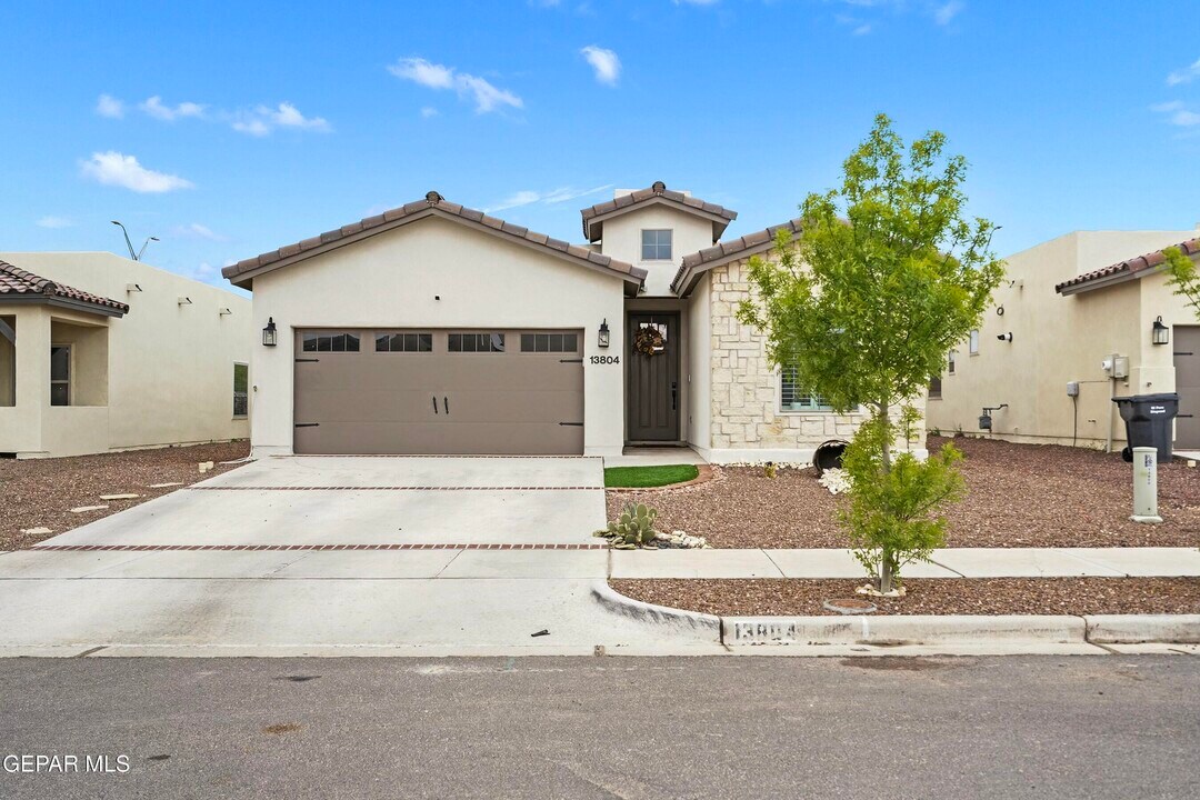 13804 Paseo De Plata Dr in El Paso, TX - Building Photo