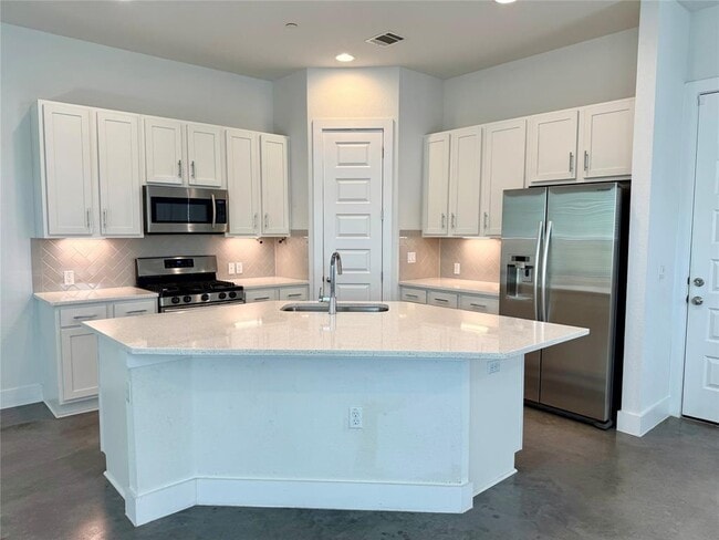 8922 Menchaca Rd in Austin, TX - Building Photo - Building Photo