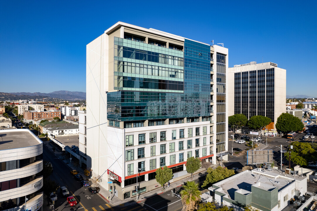 The Summit on Sixth in Los Angeles, CA - Building Photo