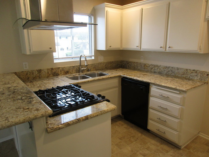 16721 Sims Lane-Unit -D in Huntington Beach, CA - Building Photo