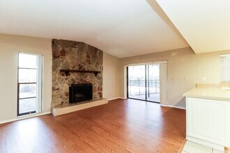3610 Fairway Forest Dr in Palm Harbor, FL - Foto de edificio - Building Photo