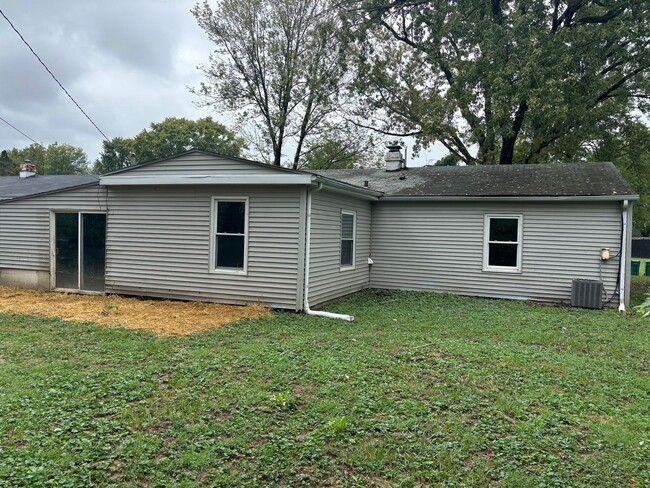 28 Westwood Dr in Cahokia Heights, IL - Building Photo - Building Photo