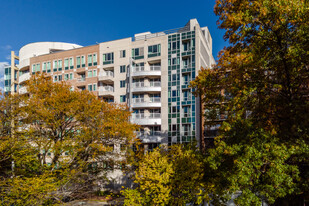 Joud Residence in Washington, DC - Foto de edificio - Building Photo