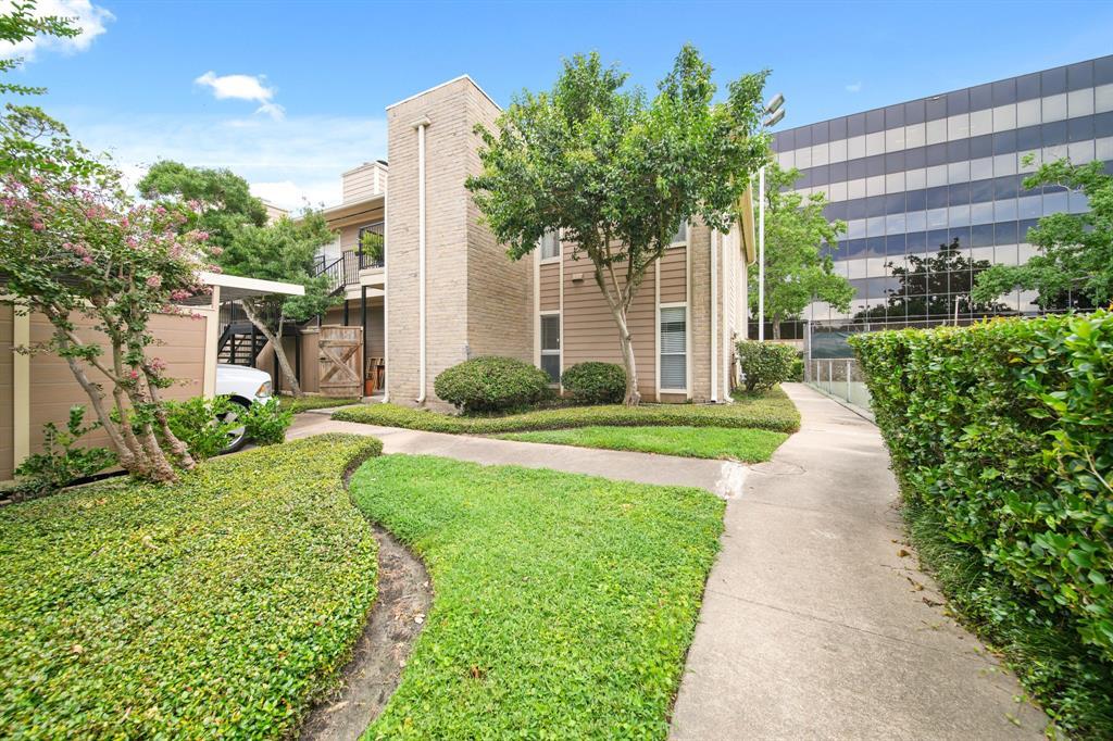 728 Bering Dr in Houston, TX - Building Photo
