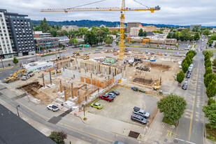 The Standard at Eugene Apartamentos